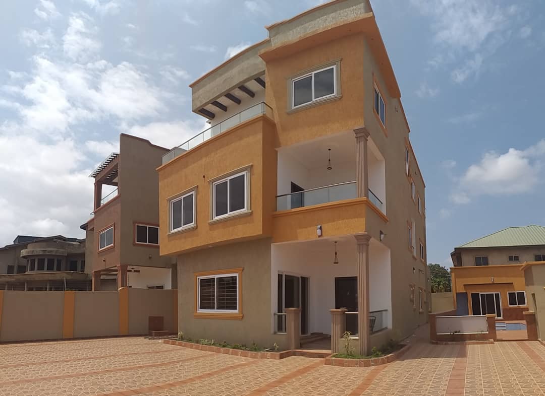 5 Bedroom Unfurnished House for Sale at East Airport