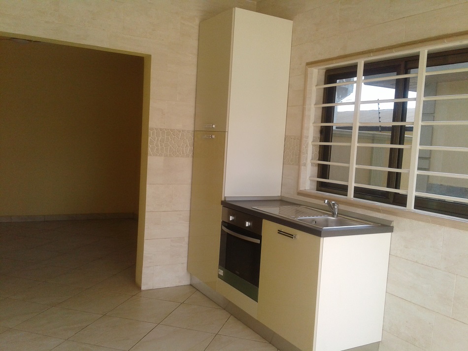 3 Bedroom Unfurnished House(Self Compound)